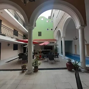 San Patricio Hotel