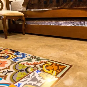 Serviced Apartment