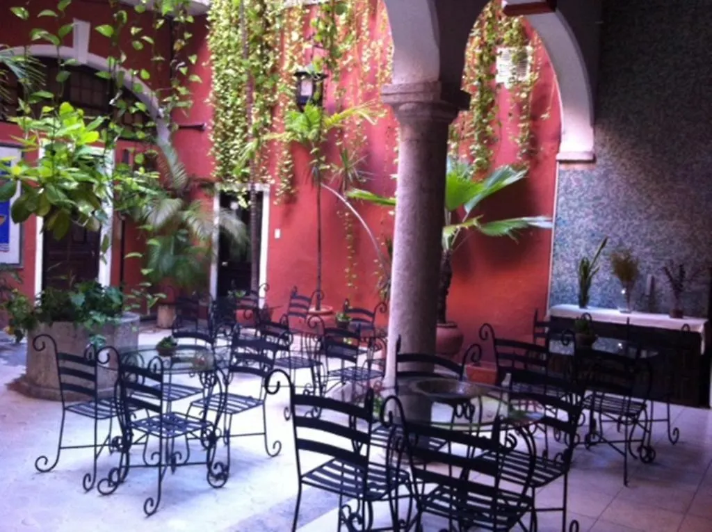 Hotel Reforma Merida 3*,
